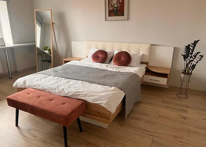 R Un S Apartment